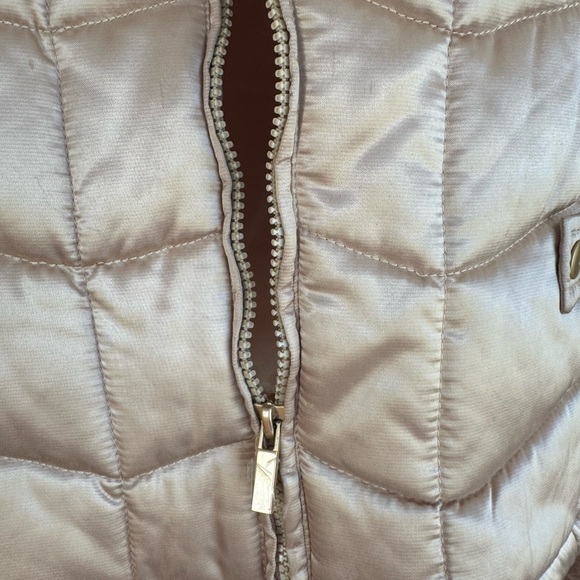 Gold Hooded vest size L - Picture 4 of 5